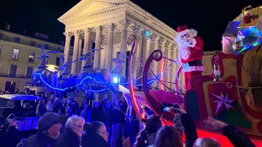 parade de noël nîmes 2025