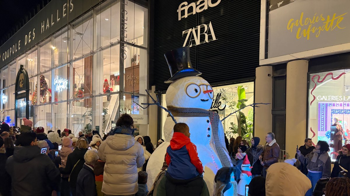 parade de noël nîmes 2025