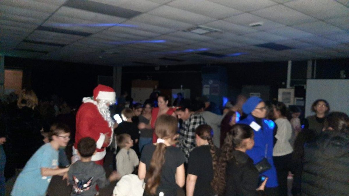 Père Noël Vauvert boum 2025 (Photo Ville de Vauvert).jpg