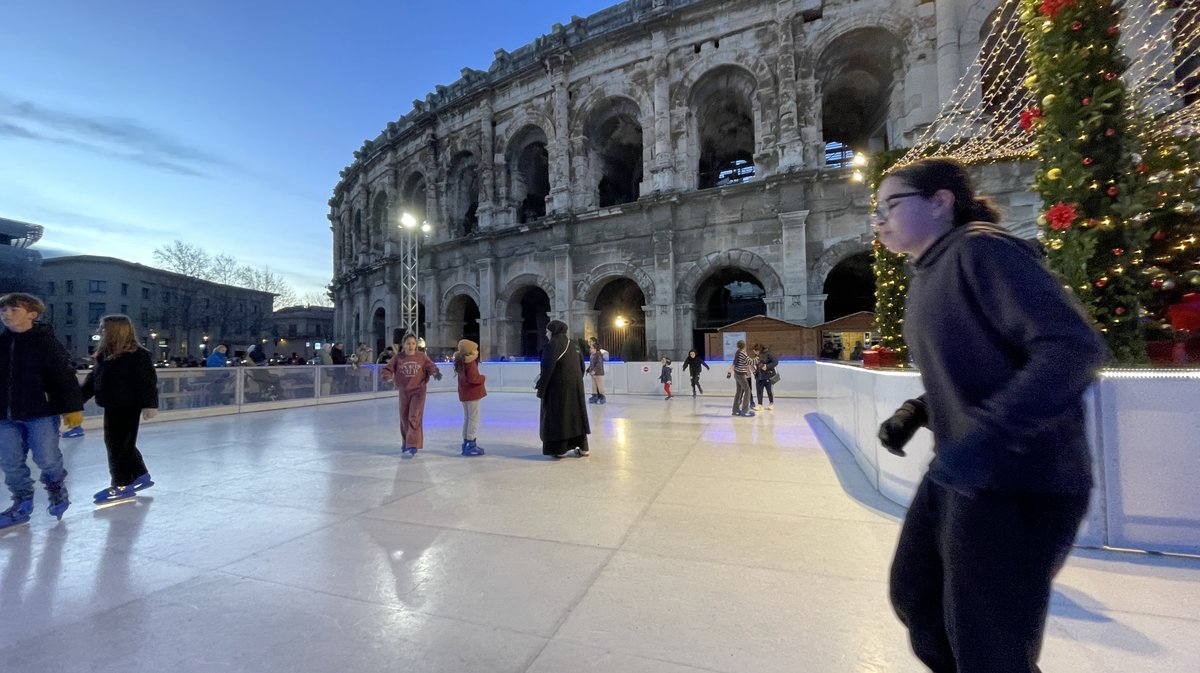 Noël à Nîmes, patinoire, manèges et gourmandises pour finir 2025 et attaquer 2026 (Photo Anthony Maurin)