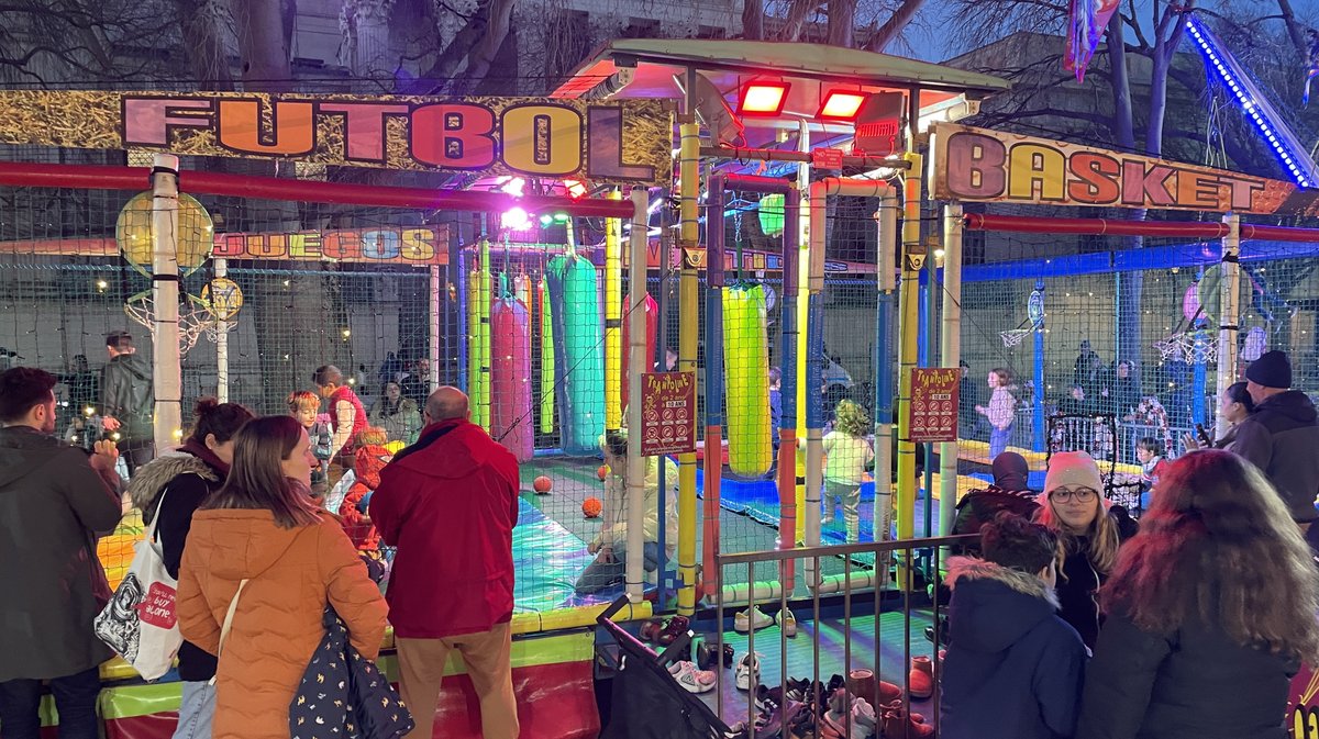 Noël à Nîmes, patinoire, manèges et gourmandises pour finir 2025 et attaquer 2026 (Photo Anthony Maurin)