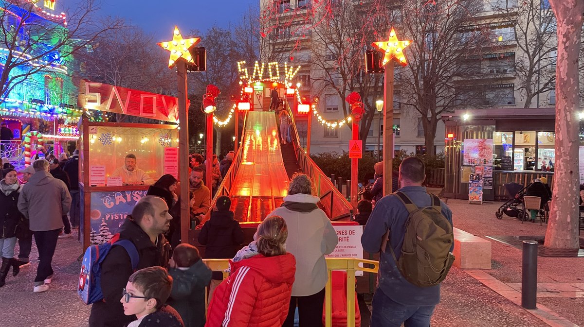 Noël à Nîmes, patinoire, manèges et gourmandises pour finir 2025 et attaquer 2026 (Photo Anthony Maurin)