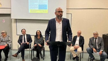 Ce lundi depuis le centre Pablo Neruda, Vincent Bouget décline son projet pour les élections municipales