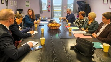 échanges lors de la visite au foyer de l'Enfance -Copyright-Aveline Lucas