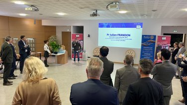 Pour le projet Quantum/Nemausa, le Rotary club Nemausus remet un chèque de 12 000 euros au fonds de dotation du CHU de Nîmes (Photo Anthony Maurin)