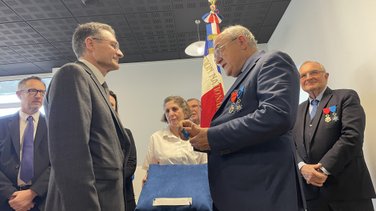Patrick Bellet reçoit la médaille d'Officier national de l'ordre du mérite (Photo Anthony Maurin)