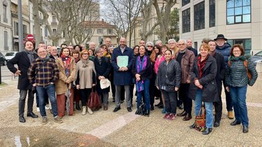 Nîmes en commun Vincent Bouget et Amal Couvreur