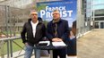 Jérome Nutile et Franck Proust devant l’école de la Placette