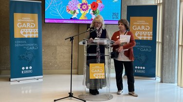 Isabelle Fardoux-jouve et Martine Gayraud lors du discours d'ouverture de l'exposition