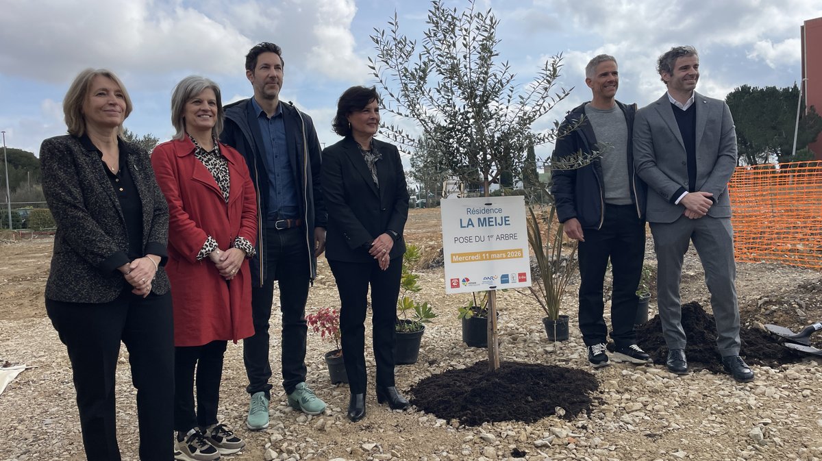 La plantation du premier arbre de La Meije à Valdegour (Photo Anthony Maurin)