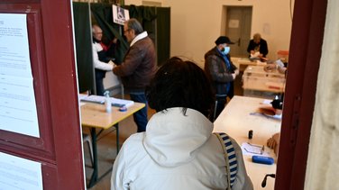 Les premiers votants ce dimanche au bureau de votes n°1.