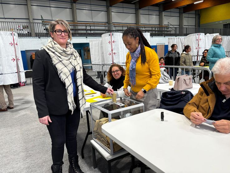 Aurélie Delwarte a voté et veut devenir la prochaine maire de Pont-Saint-Esprit.