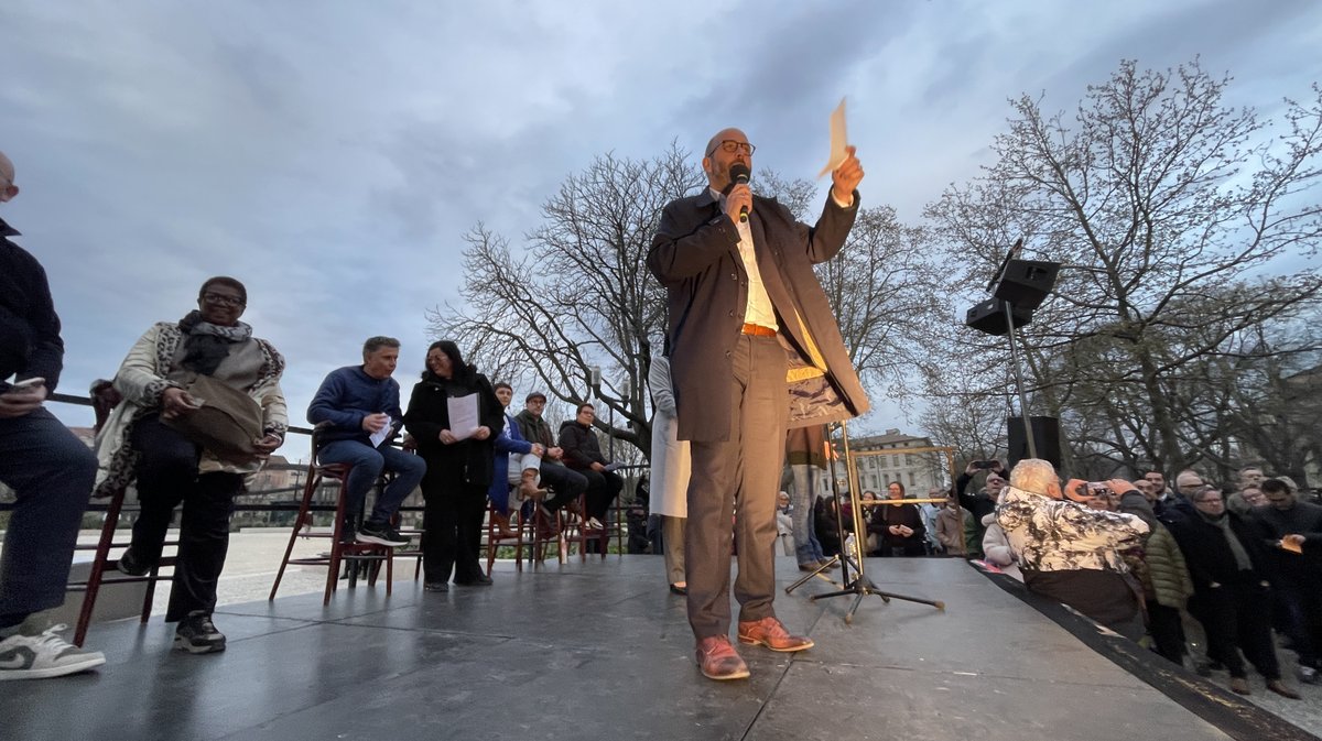 Rassemblement de la liste Nîmes en commun pour faire barrage au RN aux municipales 2026 à Nîmes (Photo Anthony Maurin)