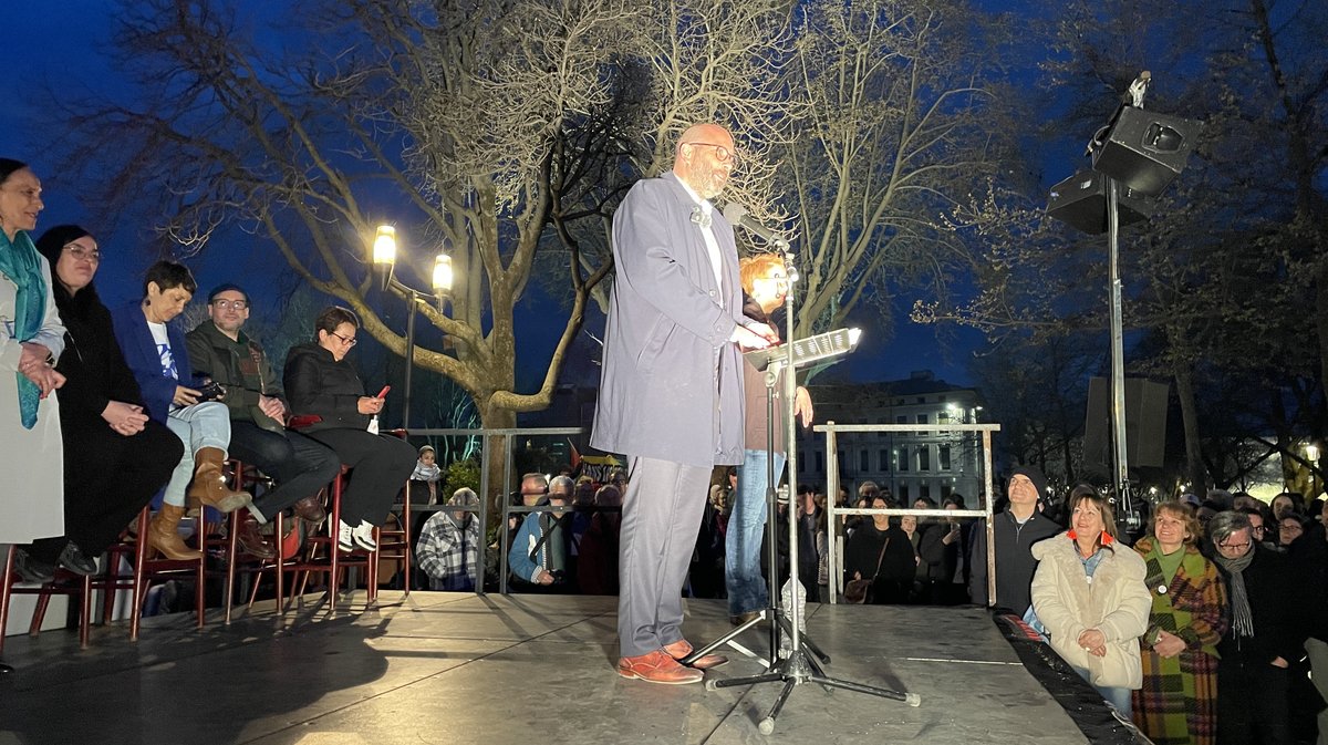 Rassemblement de la liste Nîmes en commun pour faire barrage au RN aux municipales 2026 à Nîmes (Photo Anthony Maurin)