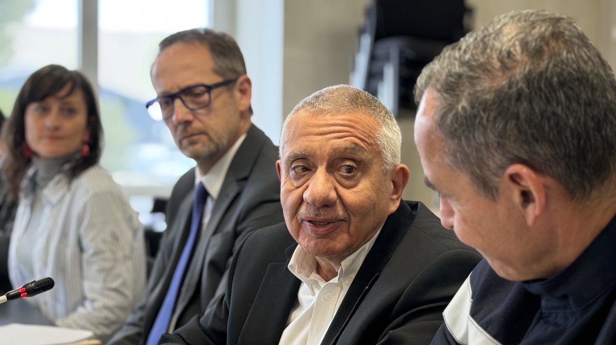 Au centre, le président du Sdis Alexandre Pissas