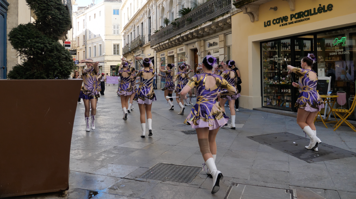 Défilé de majorettes