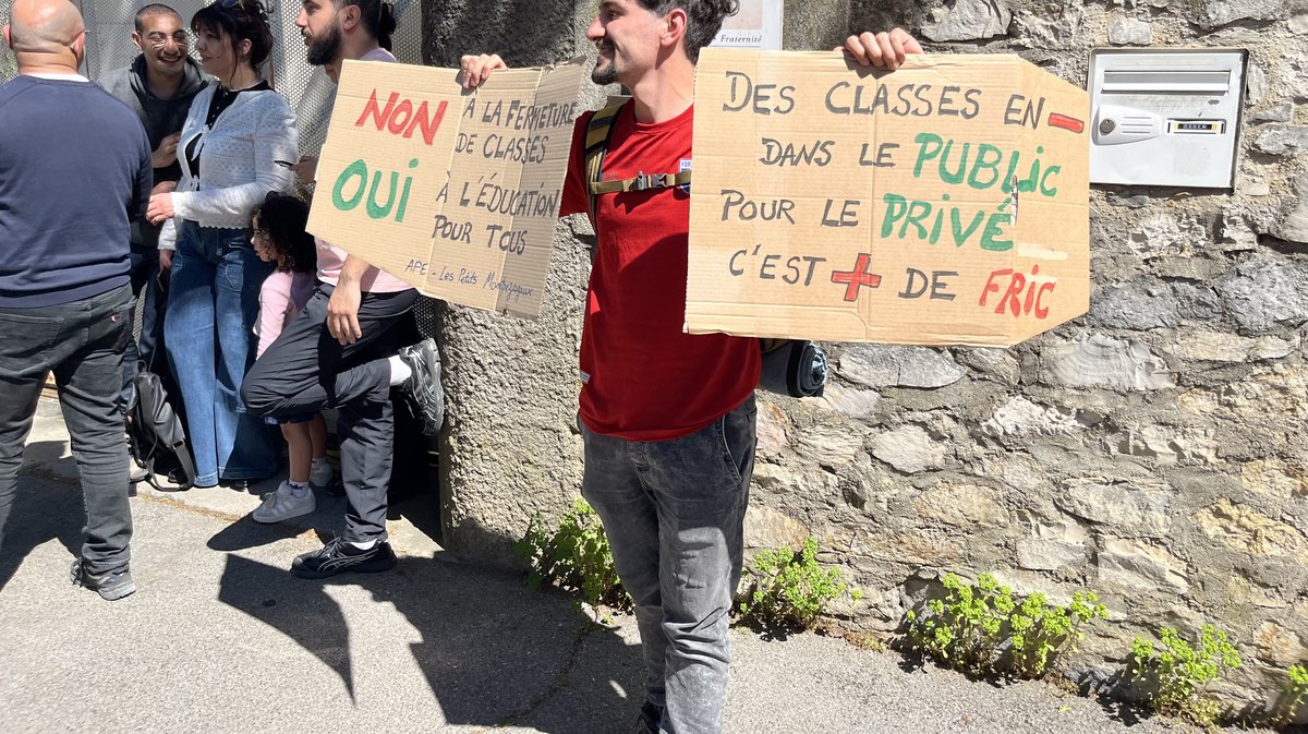 GARD manifestation et grève d’une école contre la fermeture de 62 classes