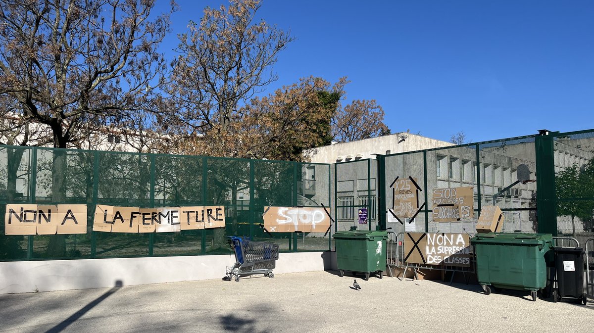 GARD manifestation et grève d’une école contre la fermeture de 62 classes