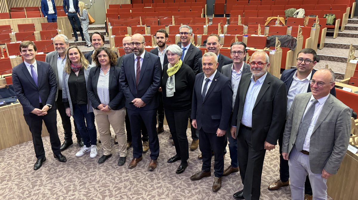 Le nouveau président et ses vice-présidents