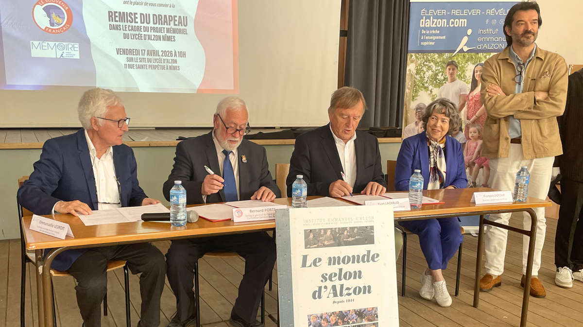 Cérémonie de remise de drapeau