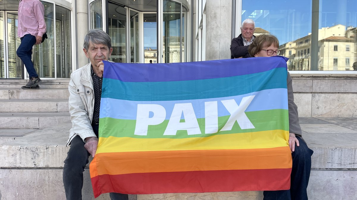 Rassemblement pour la paix et contre la guerre à Nîmes (Photo Anthony Maurin)