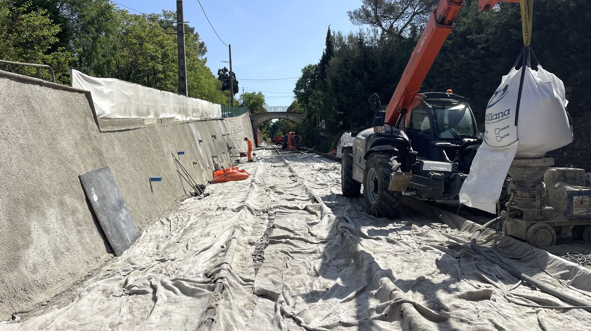 Chantier SNCF des murs de soutènement du Cévenol à Nîmes (Photo Anthony Maurin)