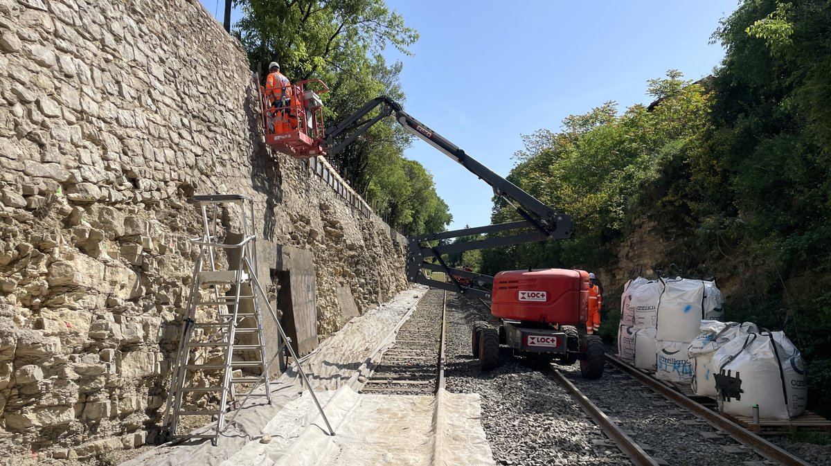 Chantier SNCF des murs de soutènement du Cévenol à Nîmes (Photo Anthony Maurin)