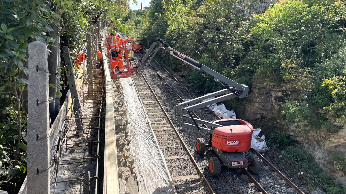 Chantier SNCF des murs de soutènement du Cévenol à Nîmes (Photo Anthony Maurin)