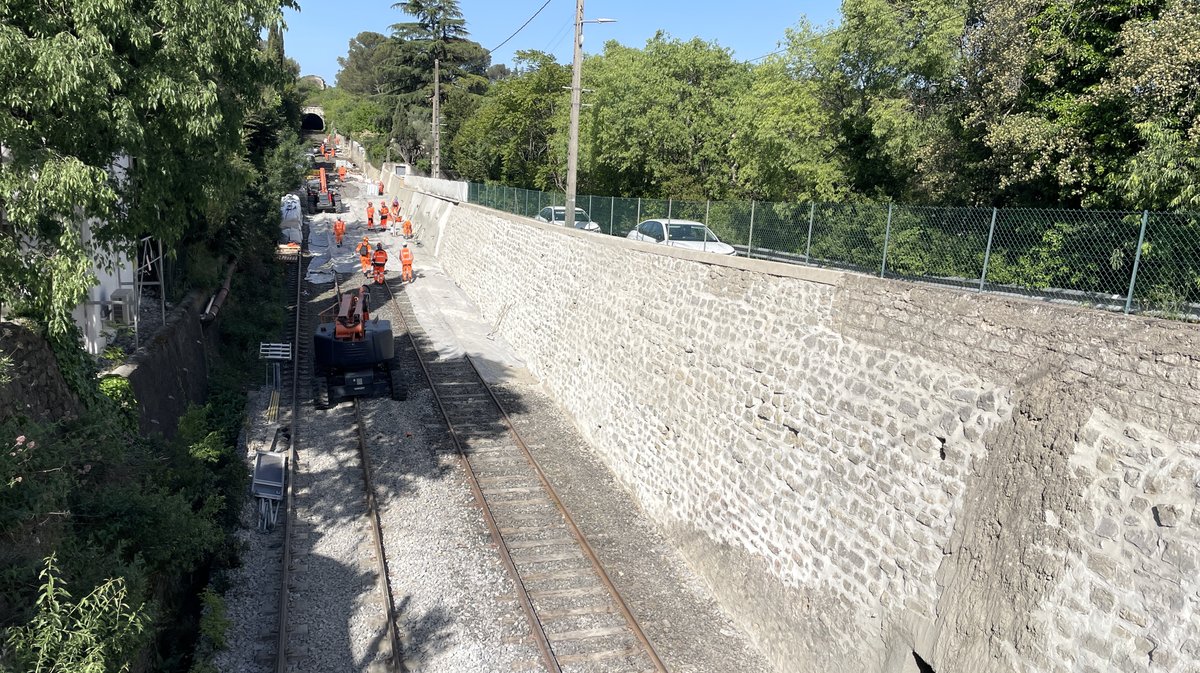 Chantier SNCF des murs de soutènement du Cévenol à Nîmes (Photo Anthony Maurin)