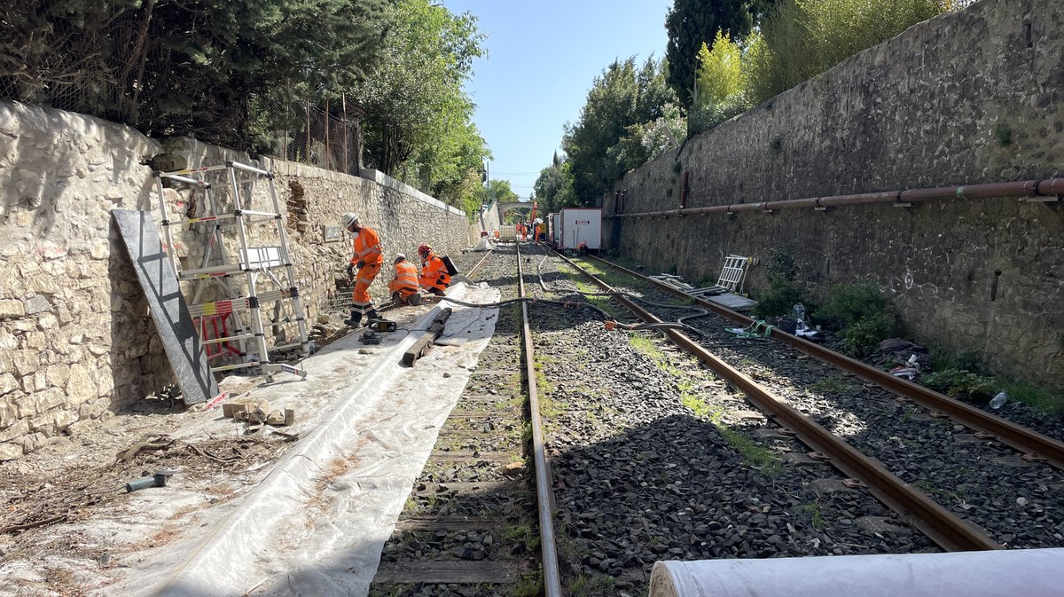 Chantier SNCF des murs de soutènement du Cévenol à Nîmes (Photo Anthony Maurin)