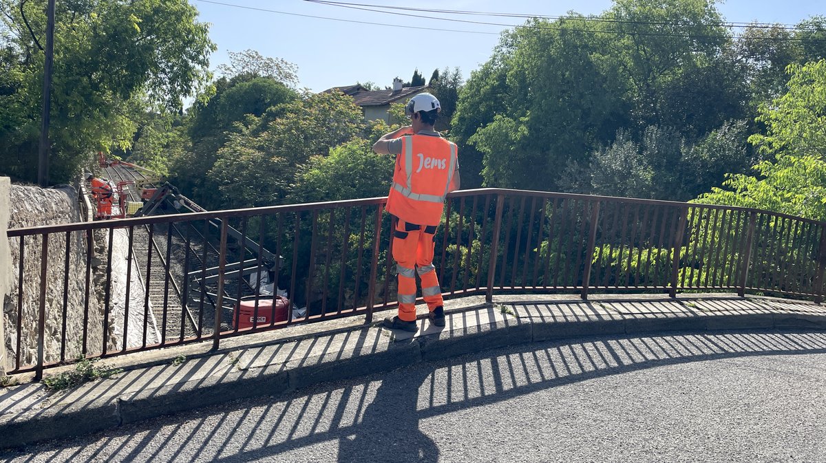 Chantier SNCF des murs de soutènement du Cévenol à Nîmes (Photo Anthony Maurin)
