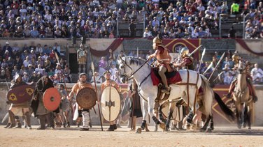 spartacus arenes nimes romaines spectacle