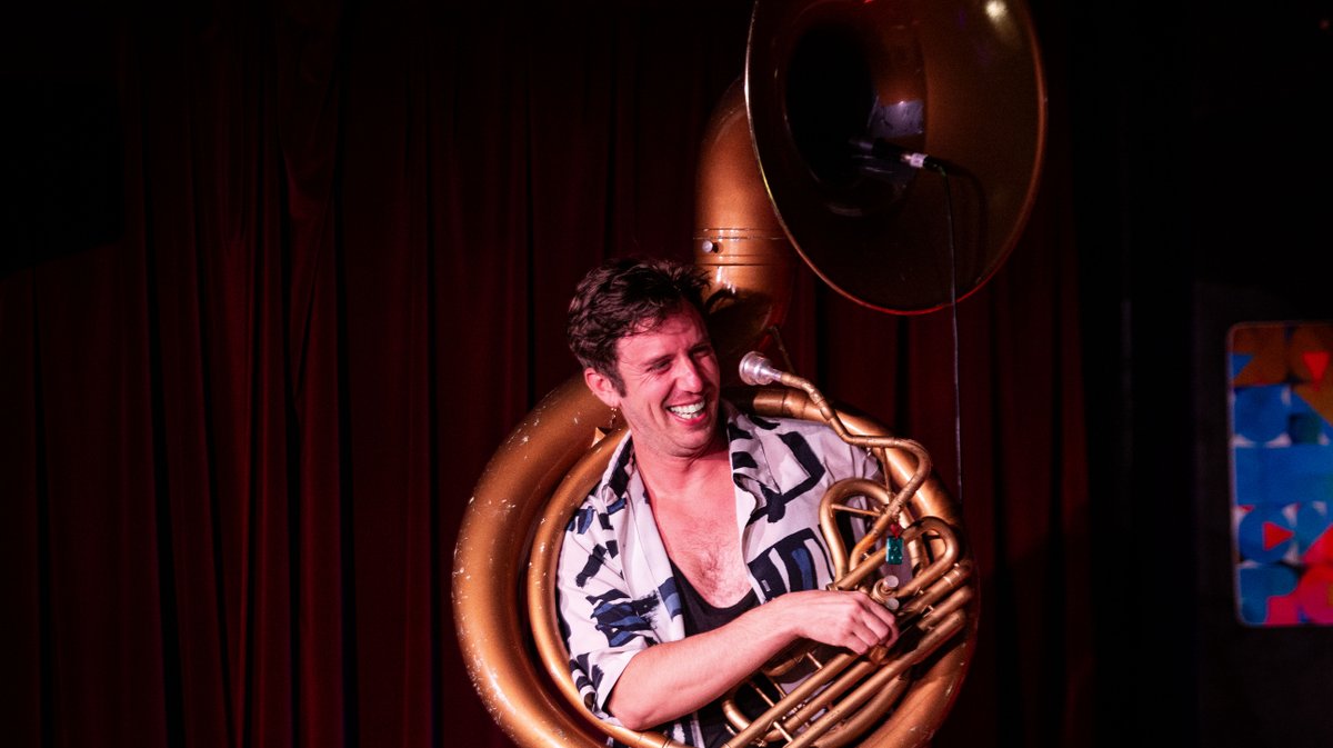 Victor Hege au sousaphone