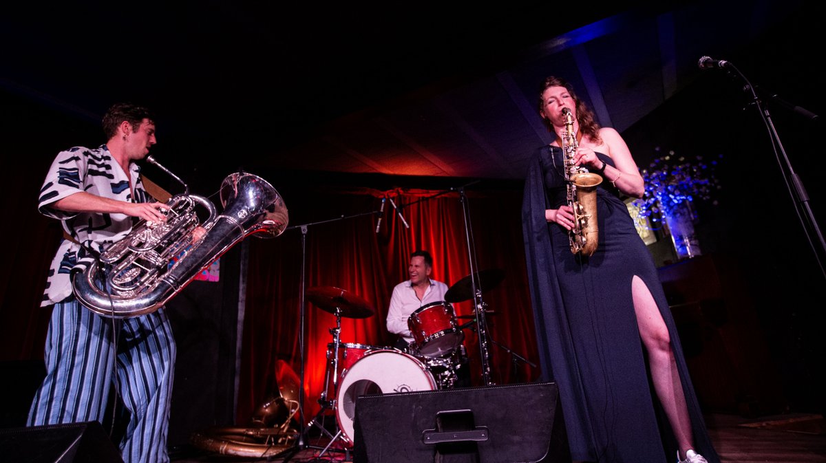 Nicole Johänntgen trio