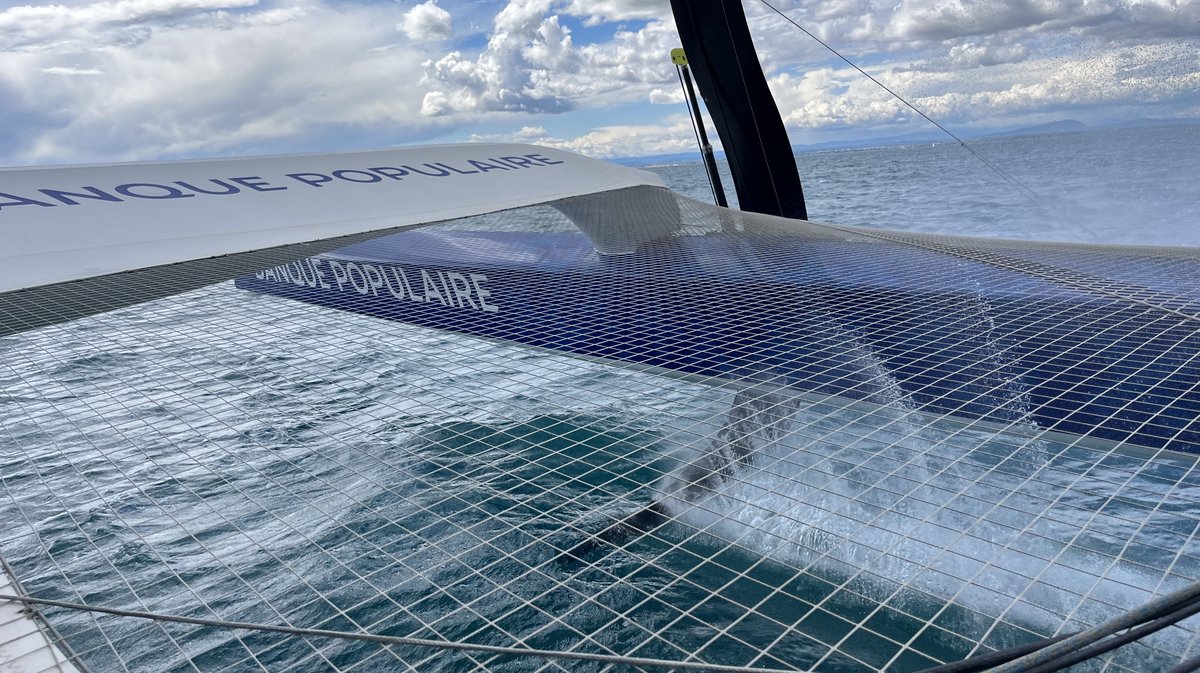 GRAU DU ROI Le Maxi Trimaran Banque Populaire XI fait escale en Méditerranée