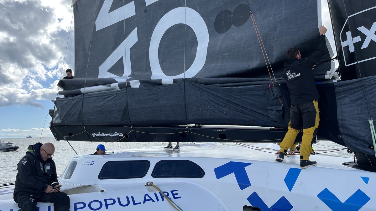 GRAU DU ROI Le Maxi Trimaran Banque Populaire XI fait escale en Méditerranée