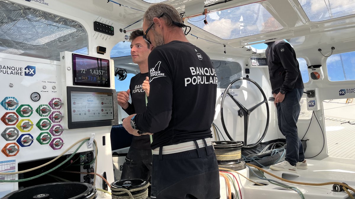 GRAU DU ROI Le Maxi Trimaran Banque Populaire XI fait escale en Méditerranée