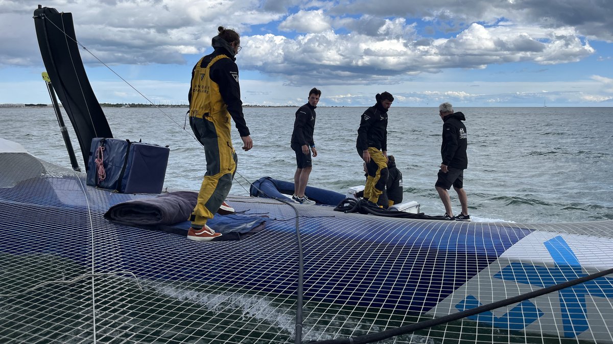 GRAU DU ROI Le Maxi Trimaran Banque Populaire XI fait escale en Méditerranée