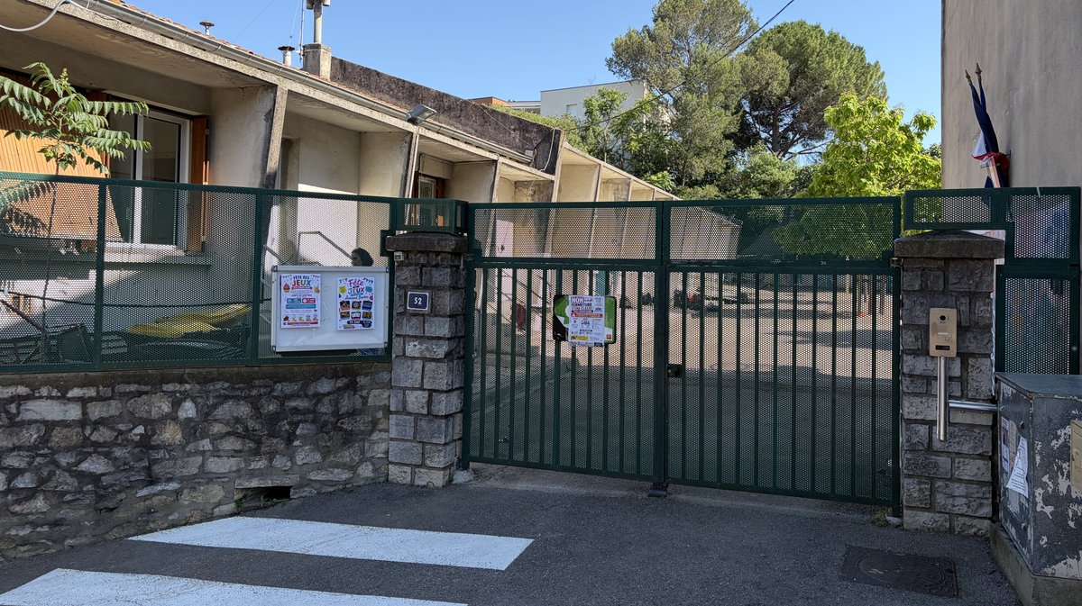 école armand barbès