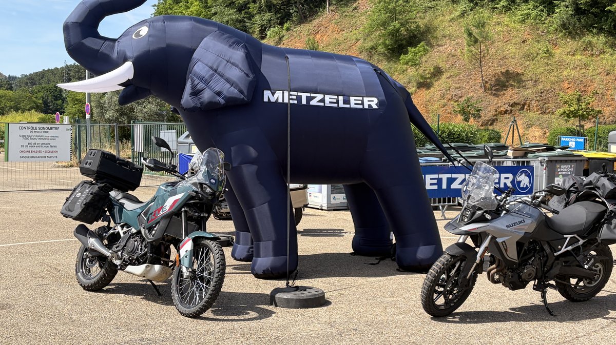 Moto Pôle mécanique metzeler festival