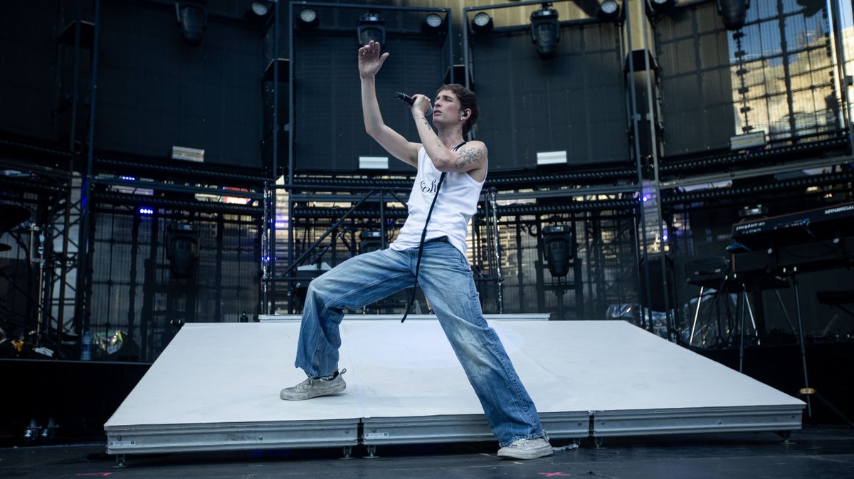 festival de nimes gaetan roussel vanessa paradis thibaut