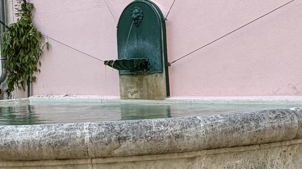fontaine pont-saint-esprit