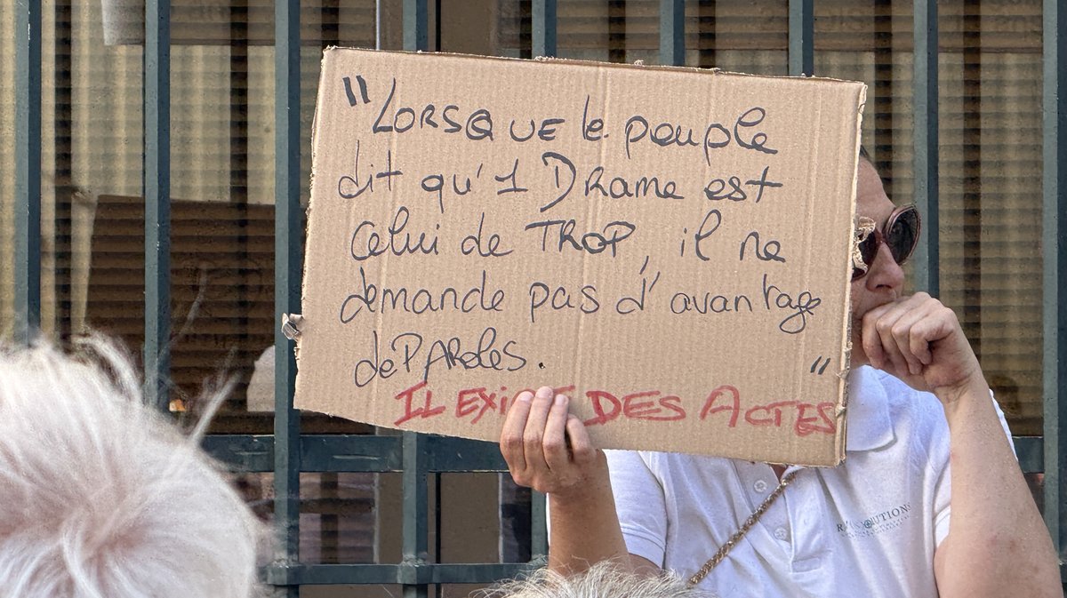 Mobilisation droits de l'enfant tribunal Nîmes