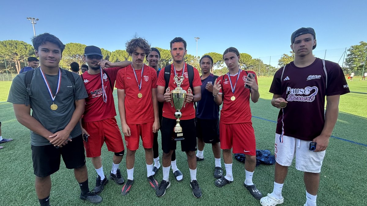 loups vainqueur tournoi quartiers Nîmes