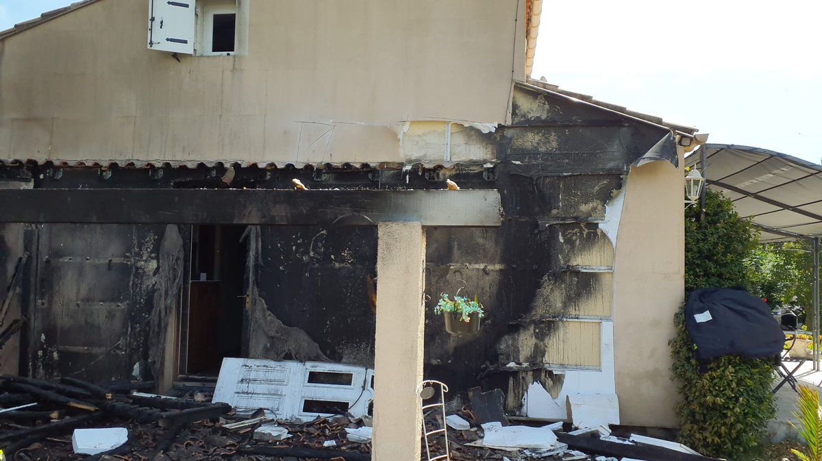 feu de garage Saint-Privat-des-Vieux