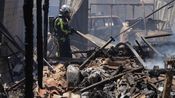 incendie uzès hangar maison feu sapeurs pompiers