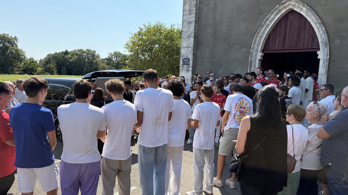 obsèques cérémonie adieu teva rodriguez nîmes olympique