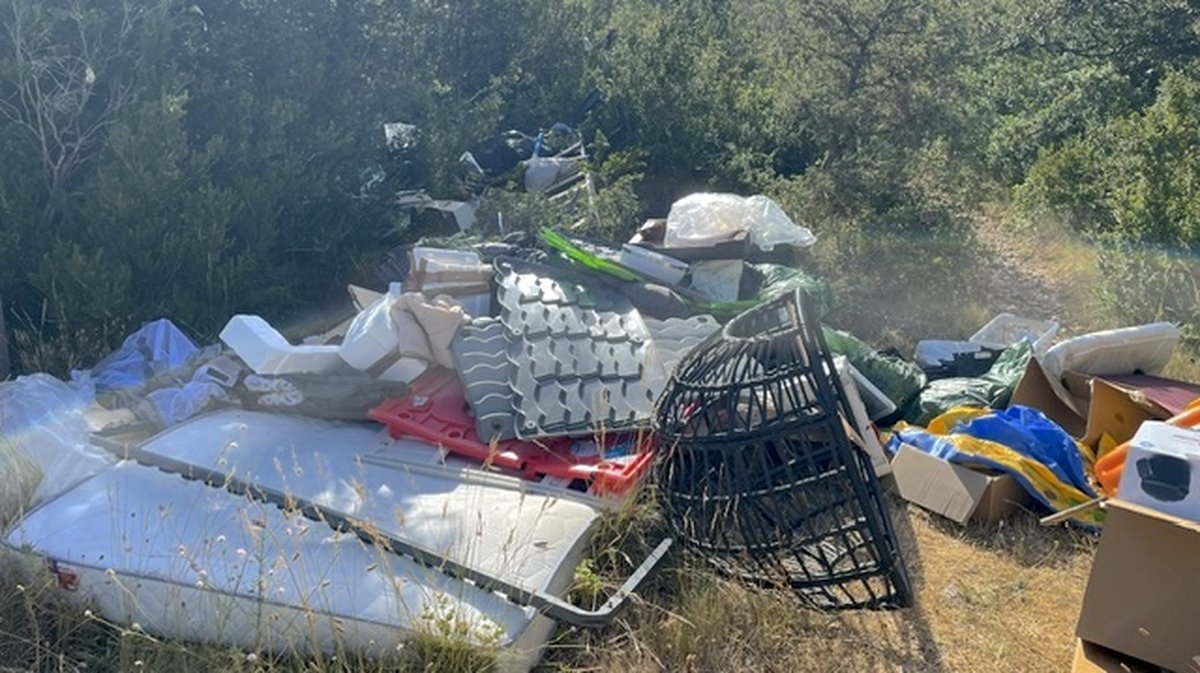 Saze et ses dépôts sauvages de déchets (Photo Archive Ville de Saze)