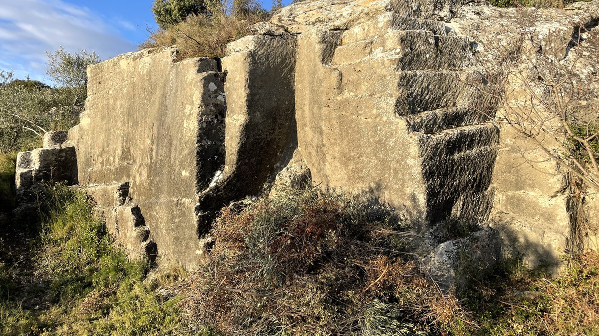 Le site du Vallon d’Escaunes à Cantarelles, carrières et tunnels de l'aqueduc du Pont du Gard (Photo Anthony Maurin)