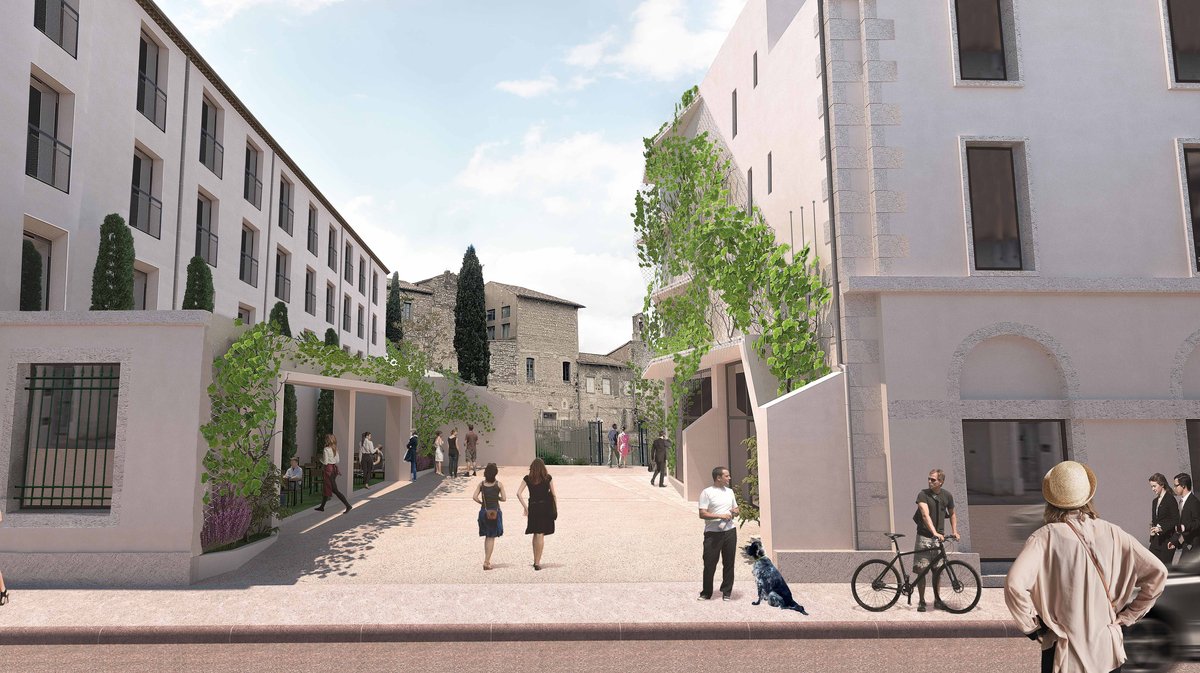 Le parvis (Photo Sowell-Mercure Nîmes)